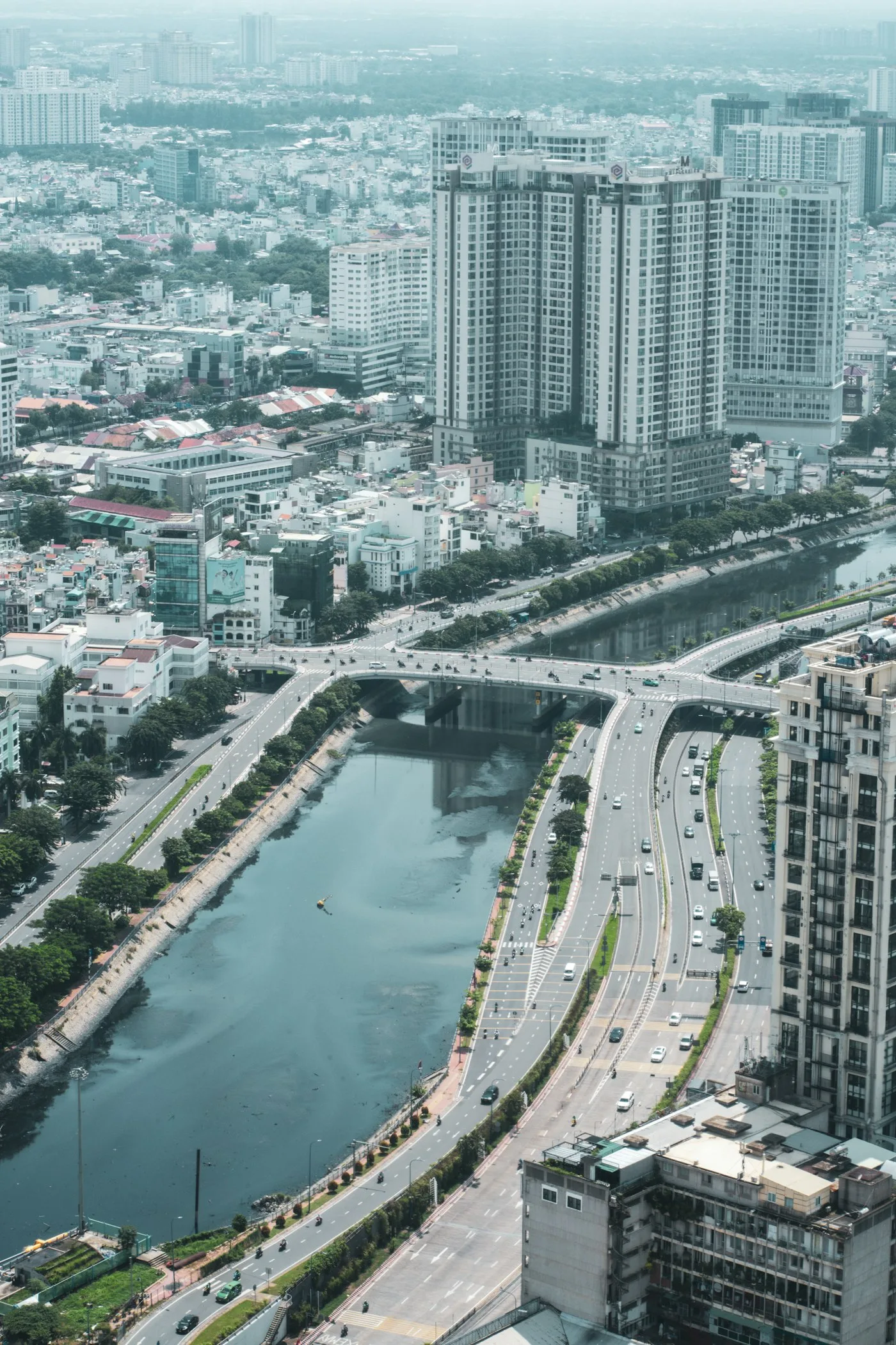City view and connected infrastructure